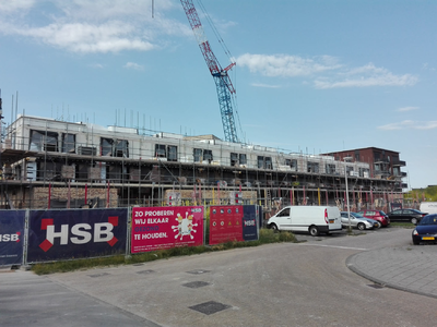 NOC-Covid-19-021 Advertentie van bouwbedrijf HSB uit Volendam, tijdens de covid-19 epidemie